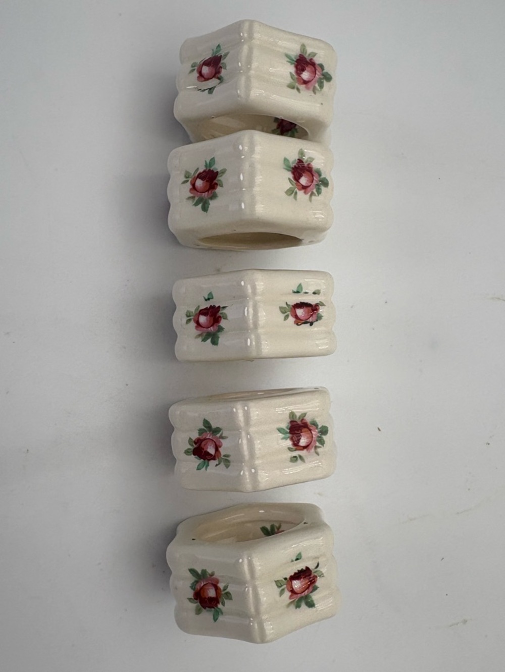 Vintage Floral Ceramic Napkin Rings - Cream with Red Rose Motif (Set of 6)